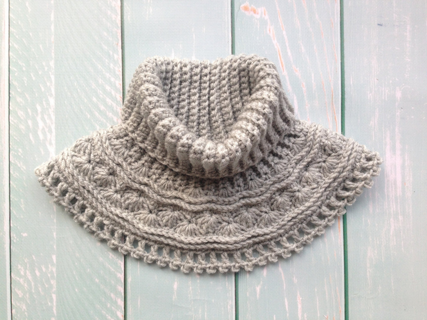 Grey Sea Waves Crochet Neck Warmer Pattern - CrochetArtHub