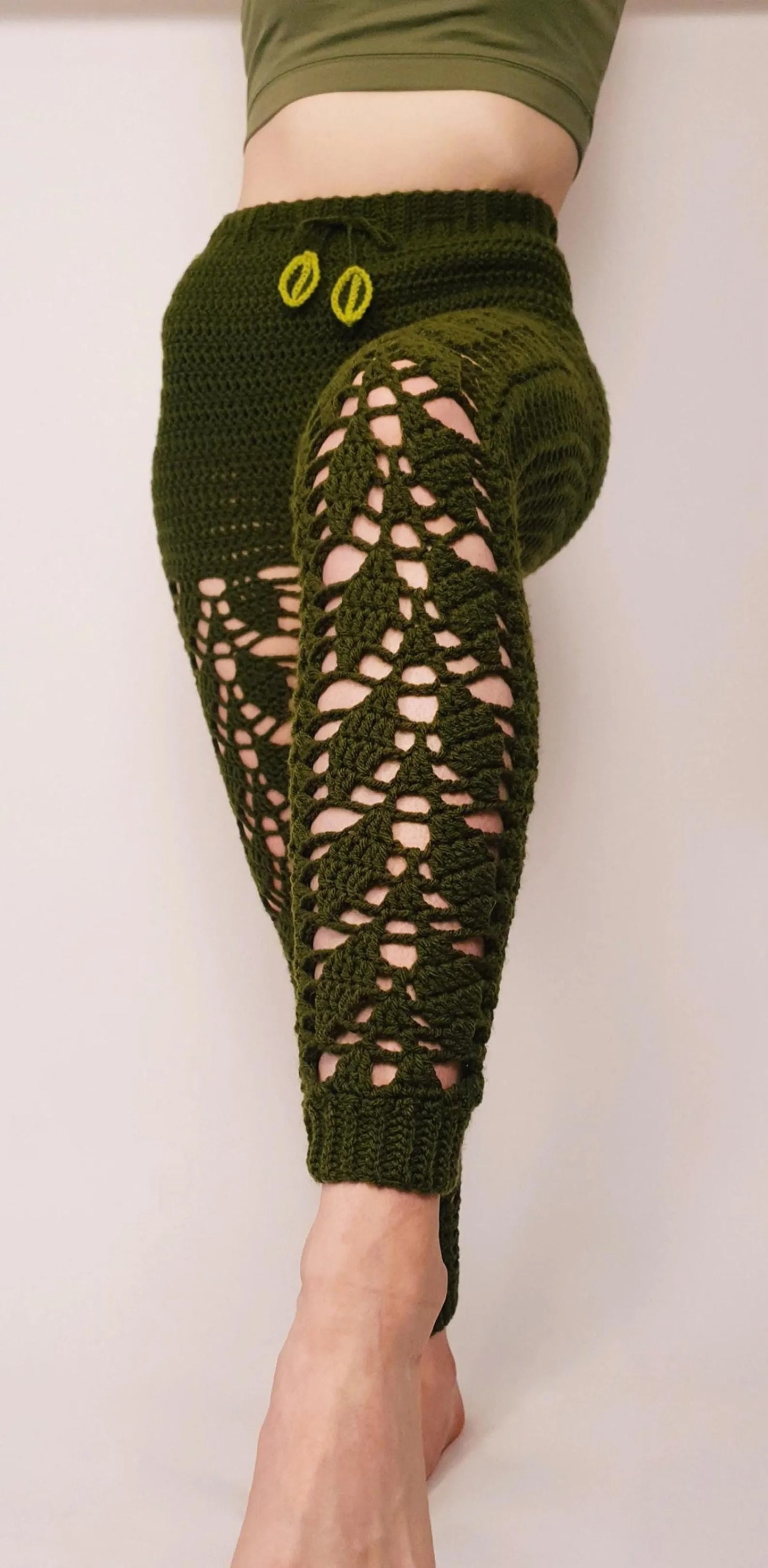 Trailing Leaf Pant Crochet Pattern - CrochetArtHub