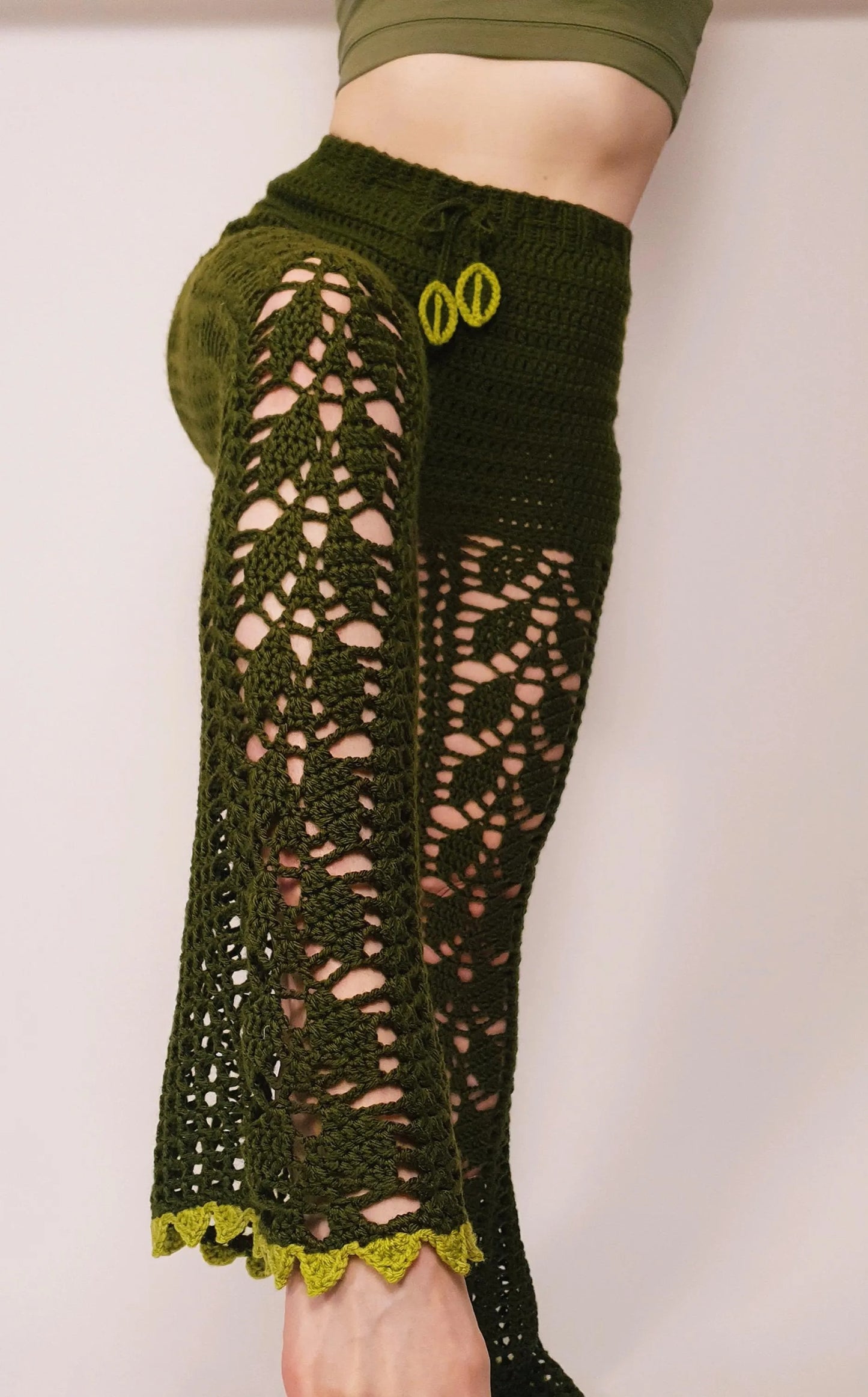 Trailing Leaf Pant Crochet Pattern - CrochetArtHub