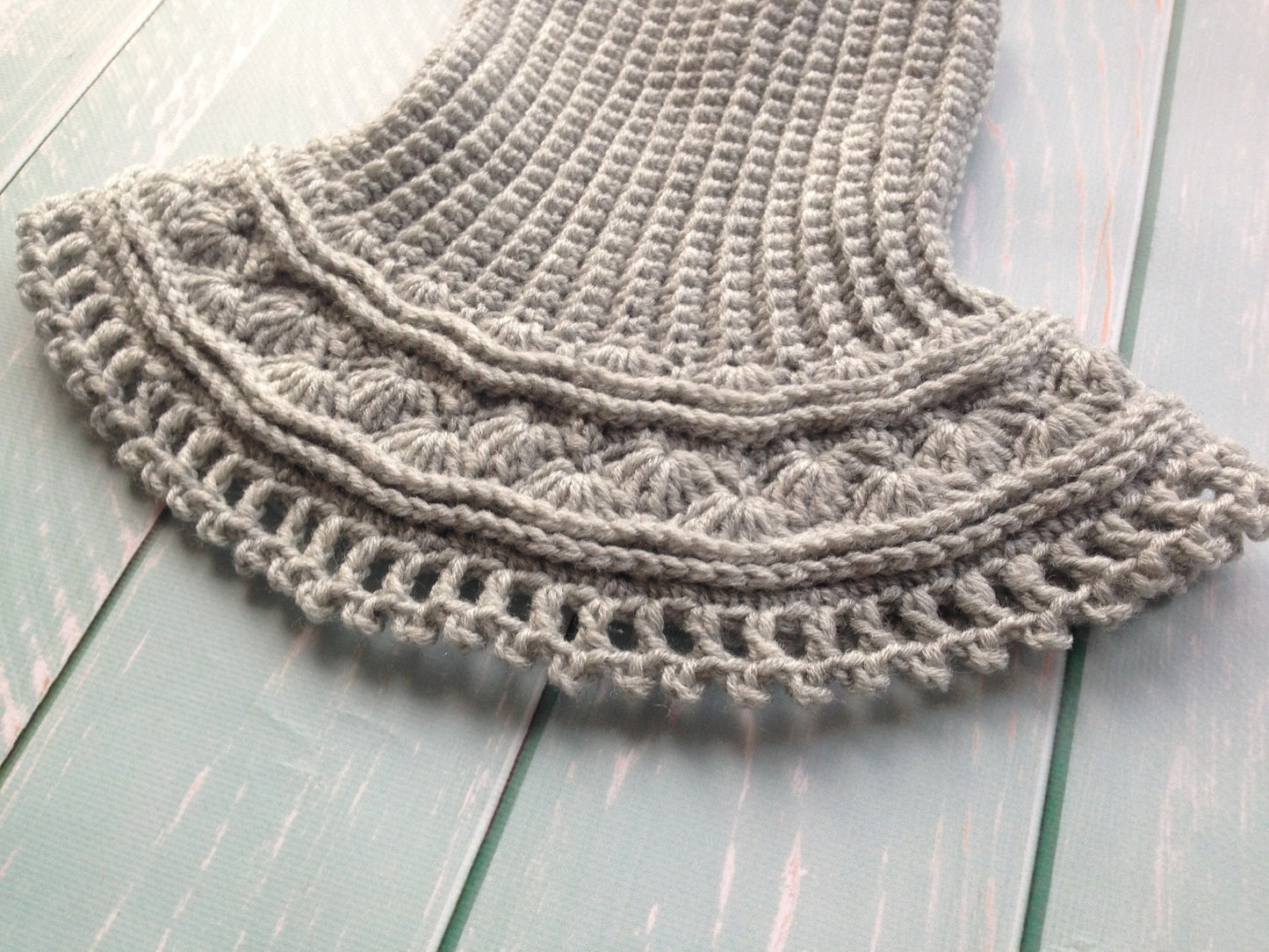 Grey Sea Waves Crochet Neck Warmer Pattern - CrochetArtHub