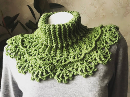 Maria Crochet Neck Warmer Pattern - CrochetArtHub